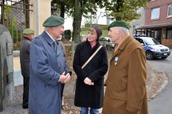 le médecin-colonel Hre G. Deneffe, E. de Lelys et Brigitte Borboux